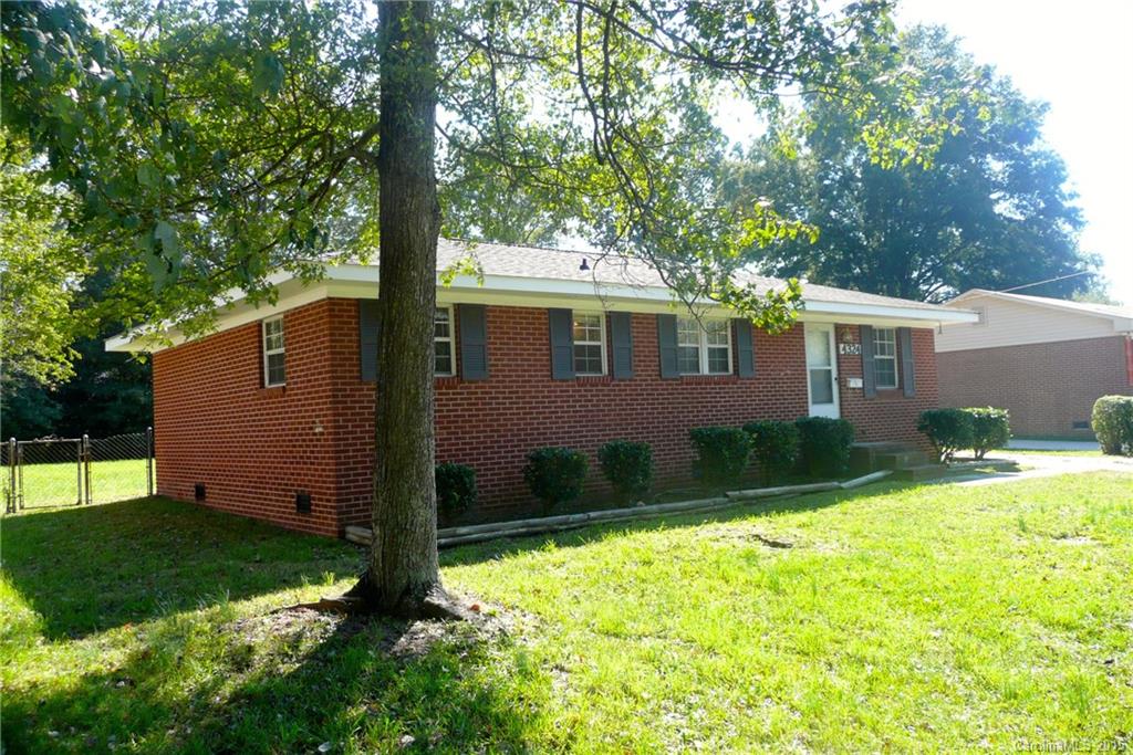 4324 Colebrook Road Charlotte, NC 28215 - Photo 3 of 24 Gallery Image 3