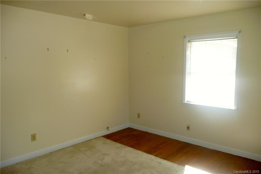 4324 Colebrook Road Charlotte, NC 28215 - Photo 4 of 24 Gallery Image 4