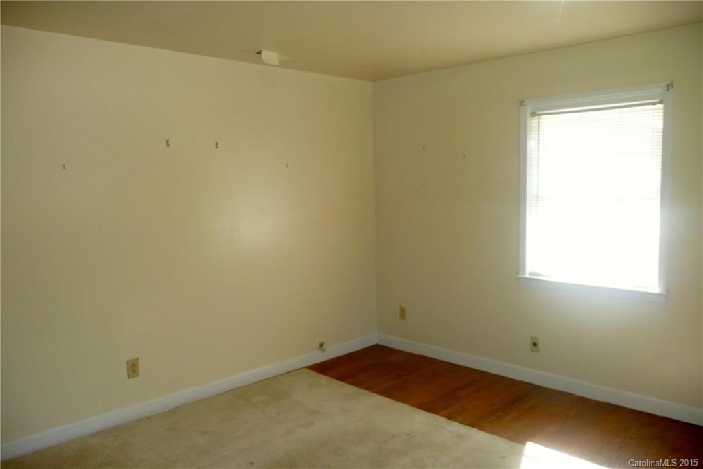4324 Colebrook Road Charlotte, NC 28215 - Photo 5 of 24 Gallery Image 5
