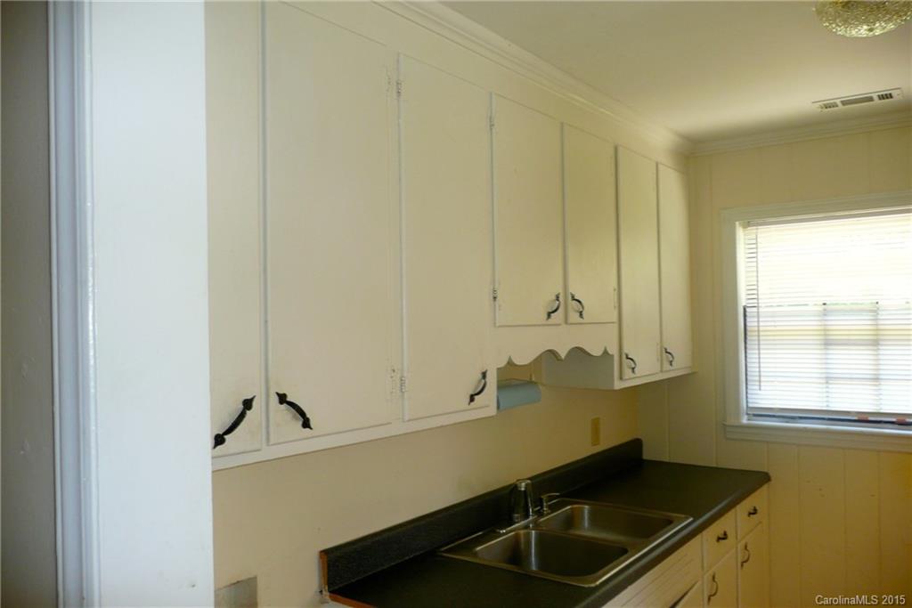 4324 Colebrook Road Charlotte, NC 28215 - Photo 6 of 24 Gallery Image 6