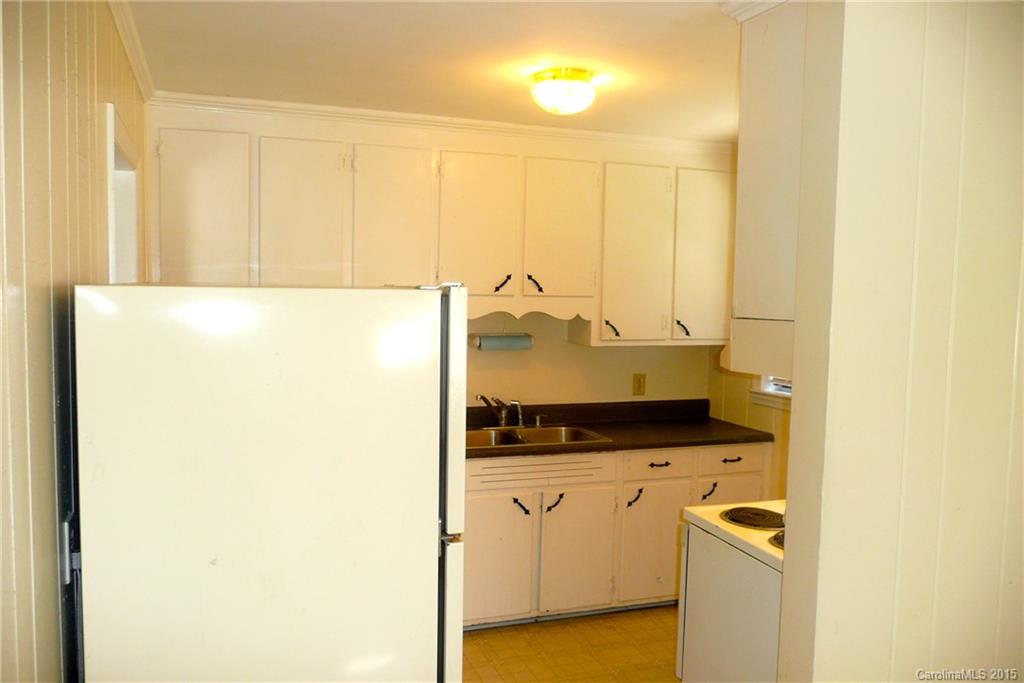 4324 Colebrook Road Charlotte, NC 28215 - Photo 10 of 24 Gallery Image 10