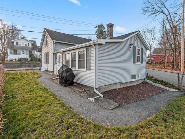 $375,000 | 229 Sterling Street, Clinton, MA 01510