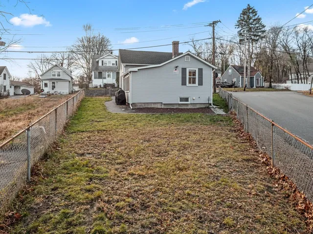 $375,000 | 229 Sterling Street, Clinton, MA 01510