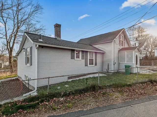 $375,000 | 229 Sterling Street, Clinton, MA 01510