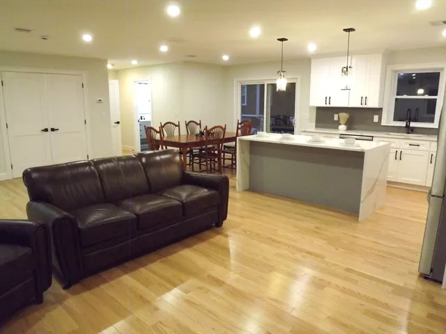 $649,900 | 270 South Main Street, Hopedale, MA 01747