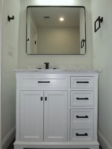 $649,900 | 270 South Main Street, Hopedale, MA 01747