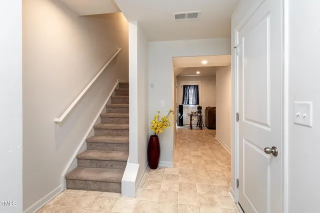 a view of entryway and hall