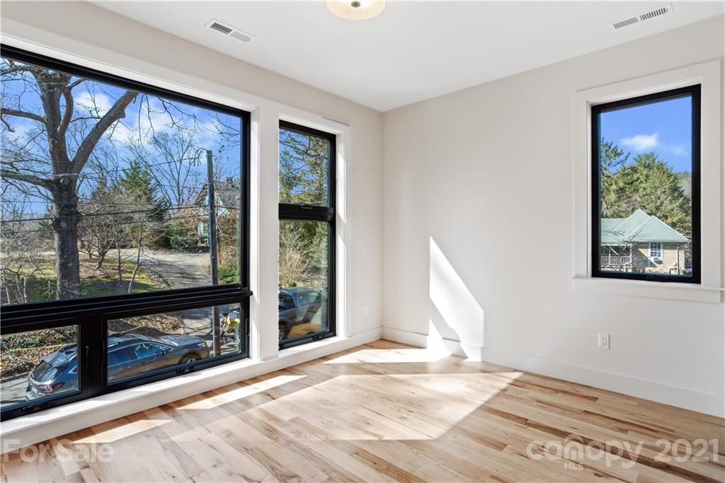 143 Chatham Road Asheville, NC 28804 - Photo 14 of 37 Gallery Image 14