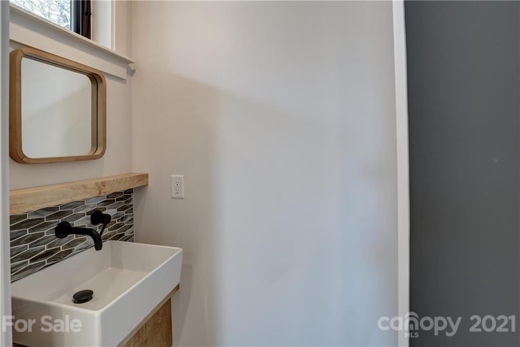 143 Chatham Road Asheville, NC 28804 - Photo 29 of 37 Gallery Image 29