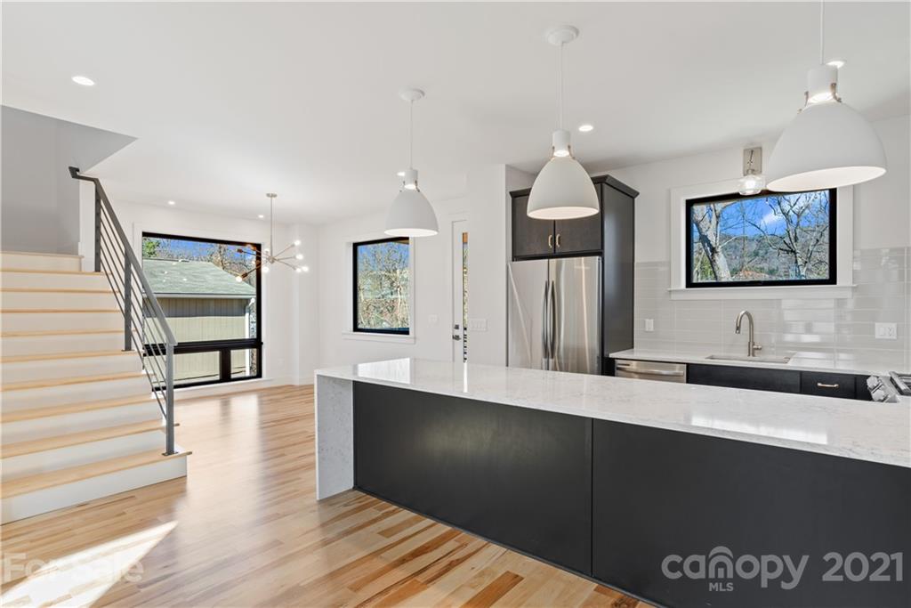 143 Chatham Road Asheville, NC 28804 - Photo 7 of 37 Gallery Image 7