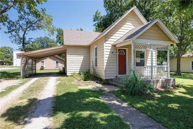 $89,000 | 330 North 13th Street, Fredonia, KS 66736