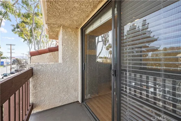 $550,000 | 18958 Sherman Way, Unit 19, Reseda, CA 91335