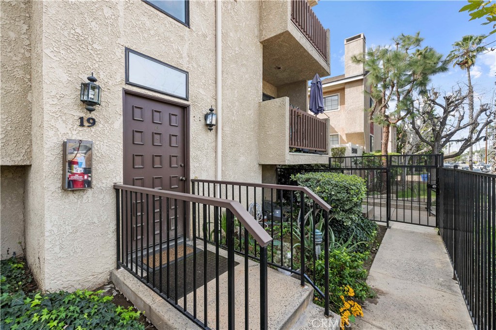 18958 Sherman Way, Unit 19 Reseda, CA 91335 - Photo 5 of 31