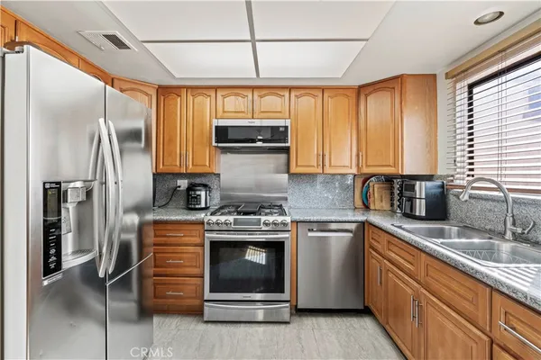 $550,000 | 18958 Sherman Way, Unit 19, Reseda, CA 91335