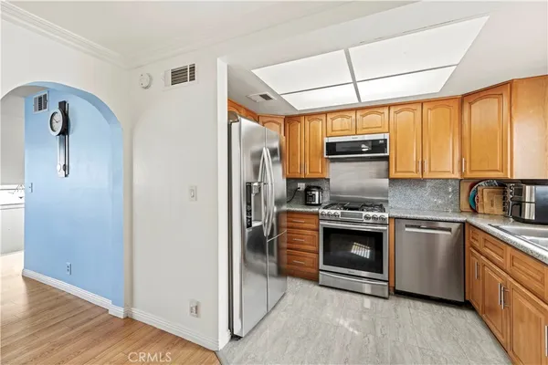 $550,000 | 18958 Sherman Way, Unit 19, Reseda, CA 91335