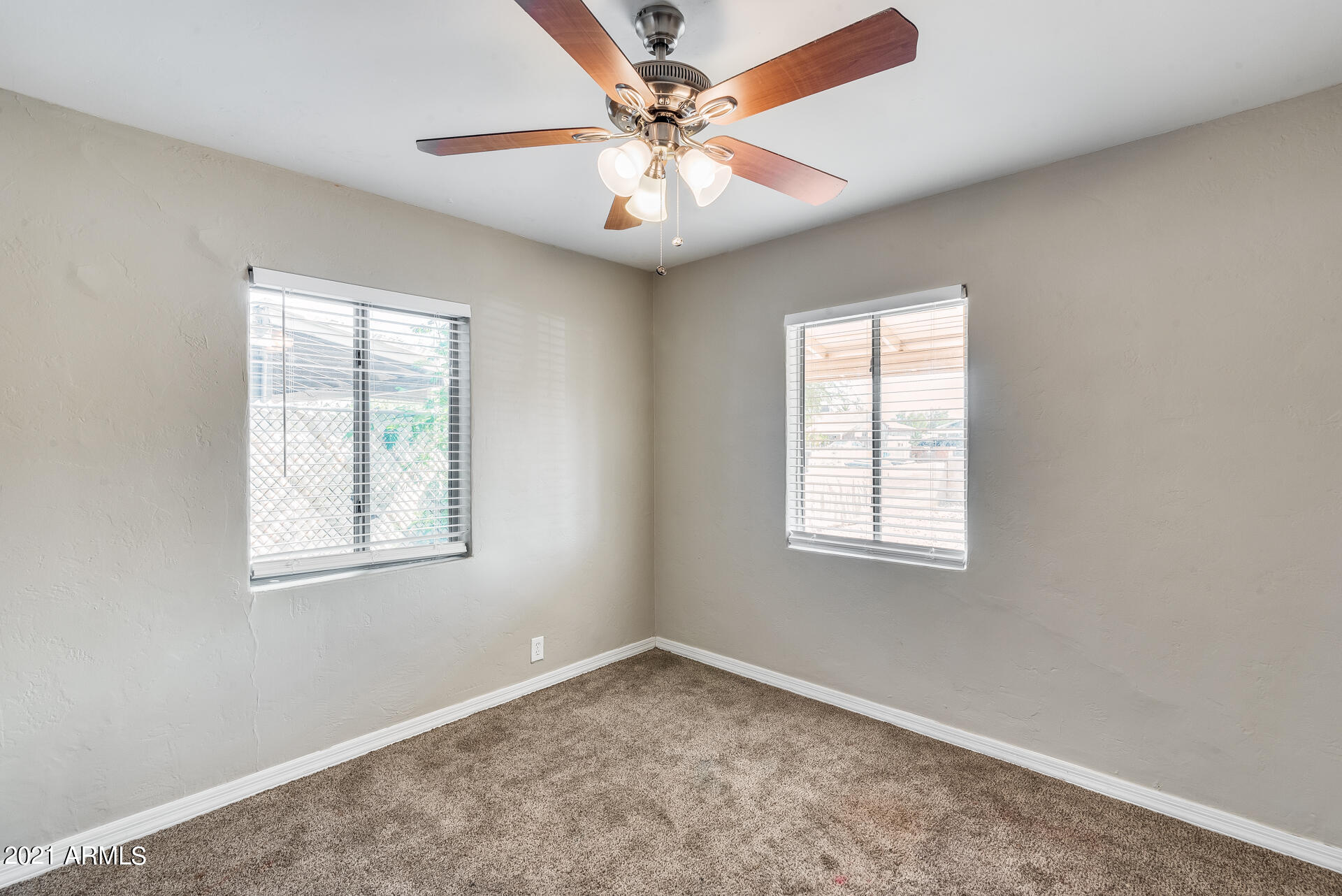 3026 West Monte Vista Road Phoenix, AZ 85009 - Photo 8 of 29
