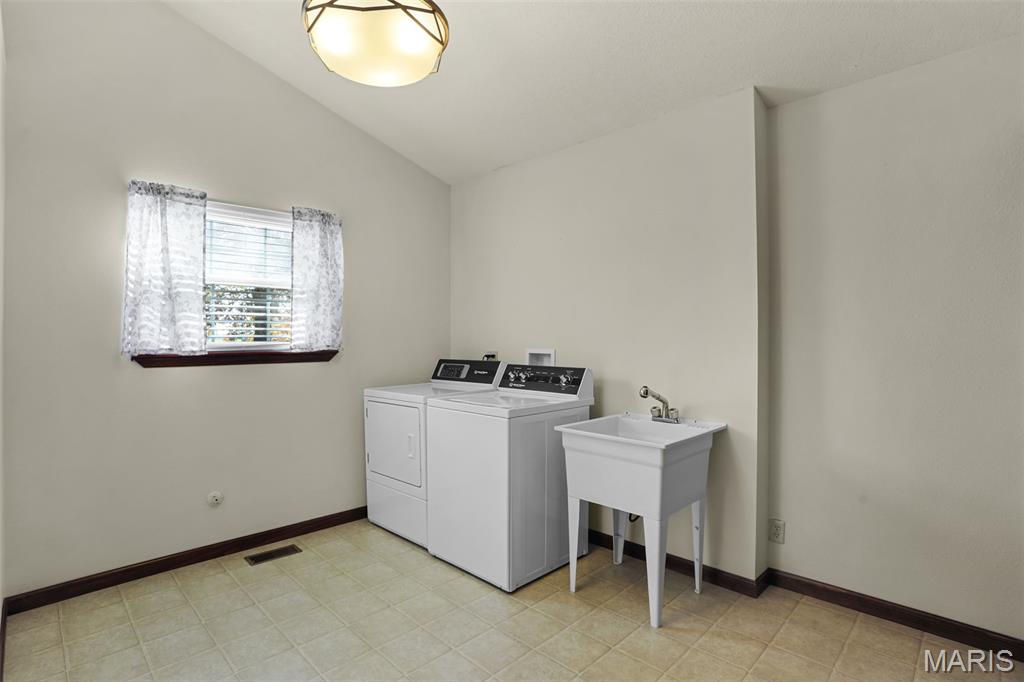 11035 Fruit Road Alhambra, IL 62001 - Photo 16 of 65 Gallery Image 16