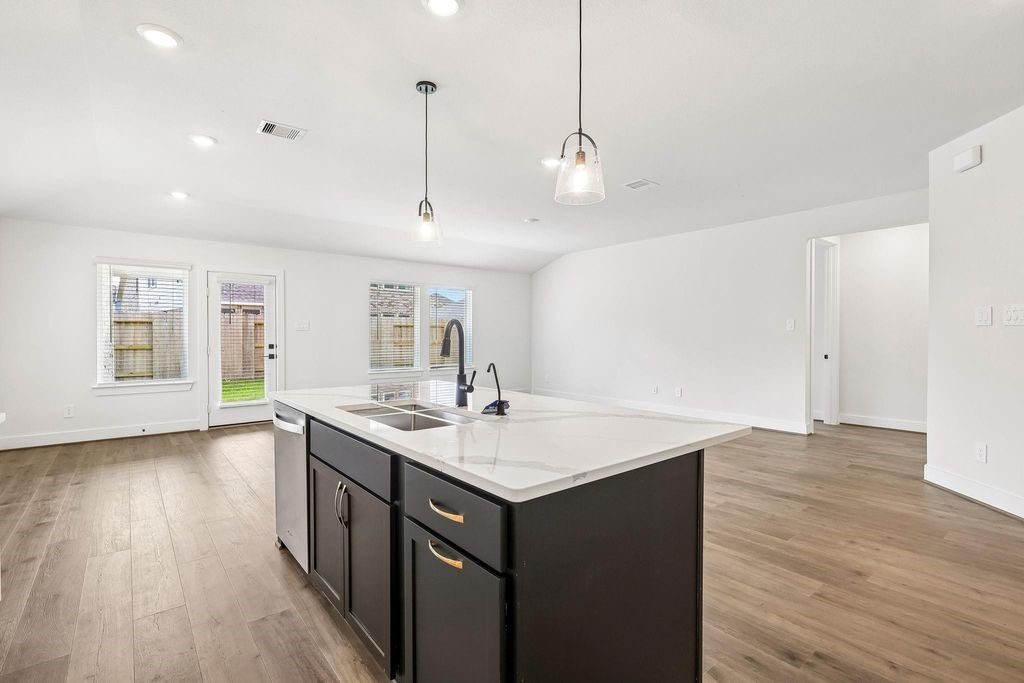 2814 Clapbread Lane Rosenberg, TX 77471 - Photo 12 of 36 Gallery Image 12