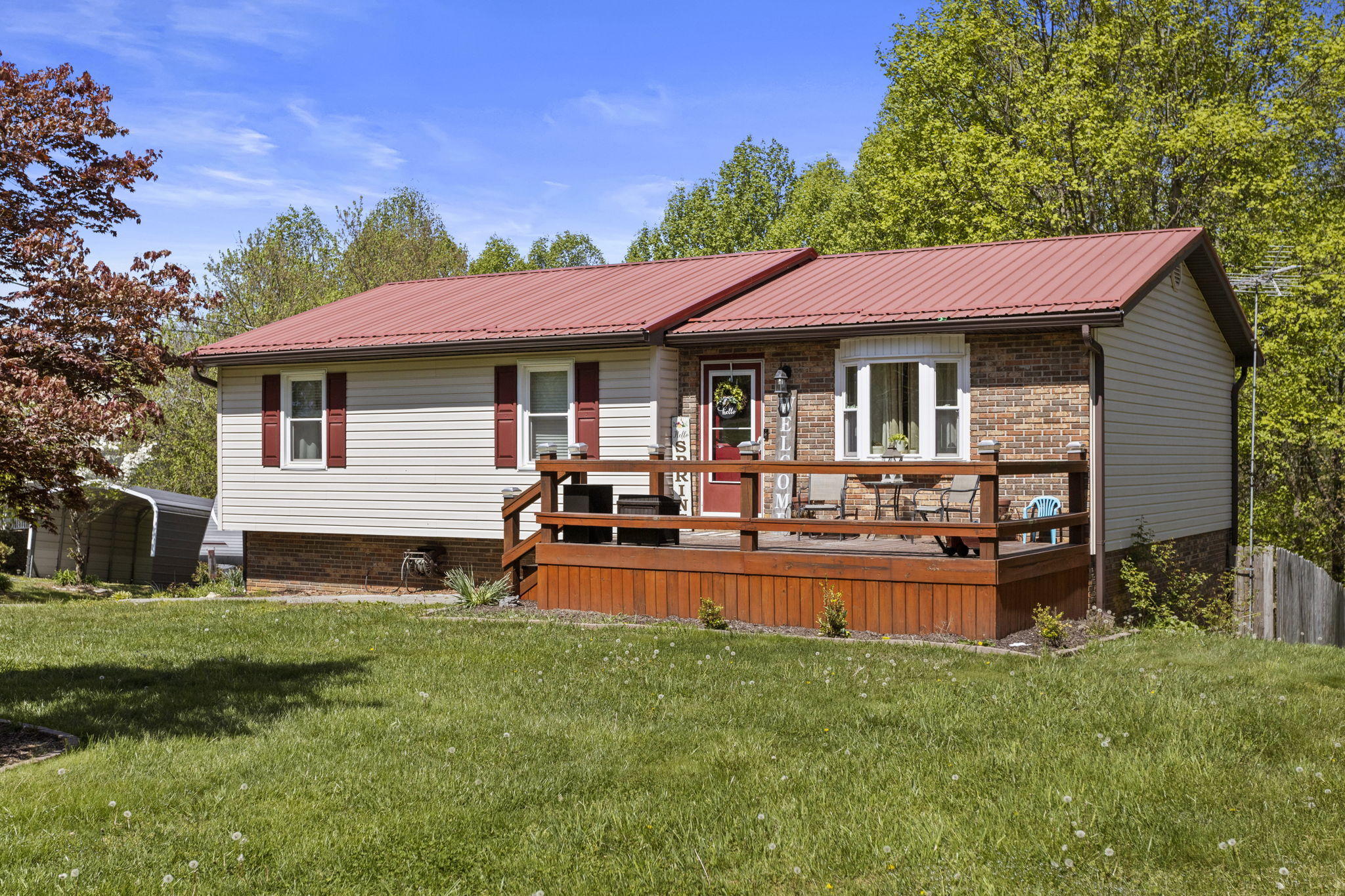 146 Ridge Cir Drive Fall Branch, TN 37656 - Photo 3 of 26 1-web-or-mls-IMG_8671