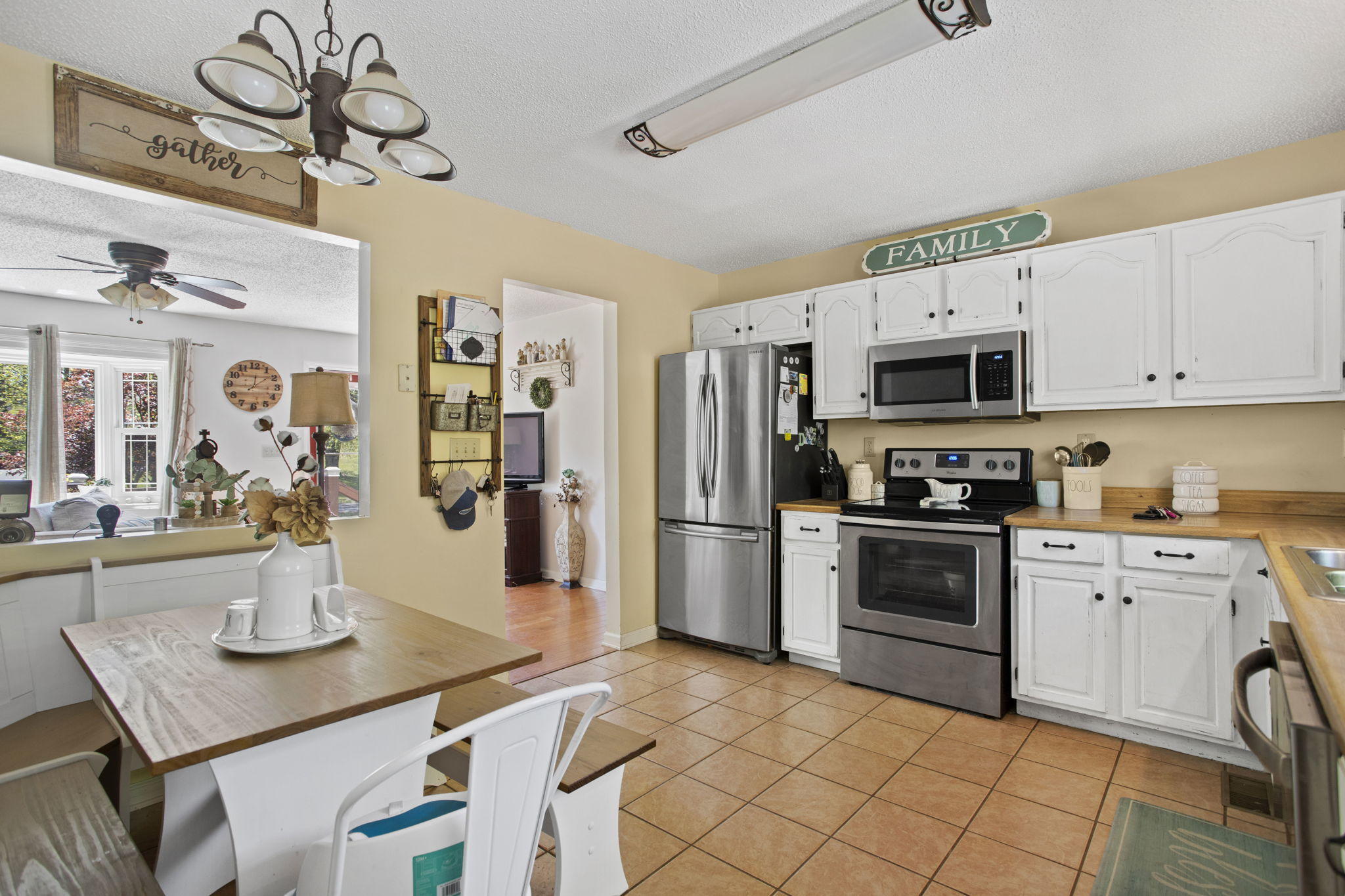 146 Ridge Cir Drive Fall Branch, TN 37656 - Photo 10 of 26 10-web-or-mls-IMG_8712
