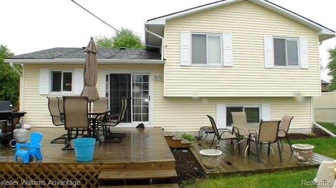 2402 Crane Road Fenton, MI 48430 - Photo 15 of 15 backofhouse.JPG