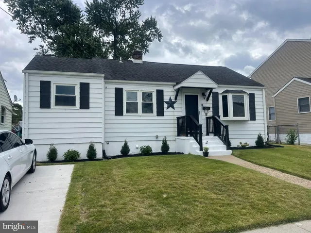 $279,990 | 205 Warren Avenue, Bellmawr, NJ 08031