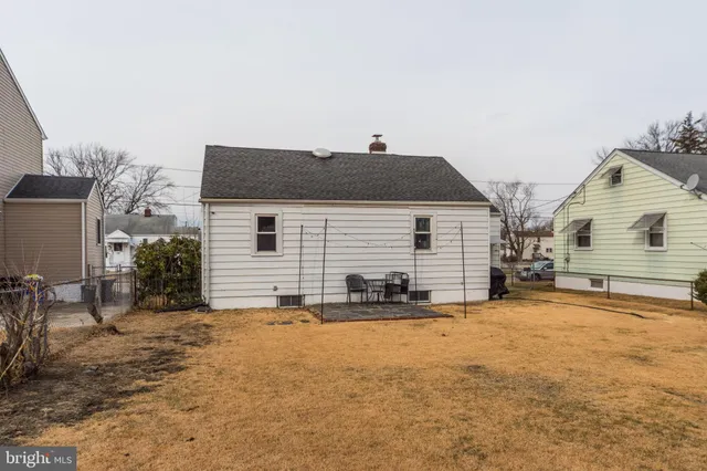 $279,990 | 205 Warren Avenue, Bellmawr, NJ 08031