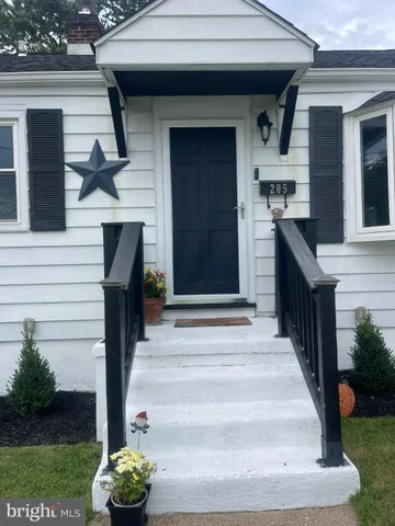 $279,990 | 205 Warren Avenue, Bellmawr, NJ 08031