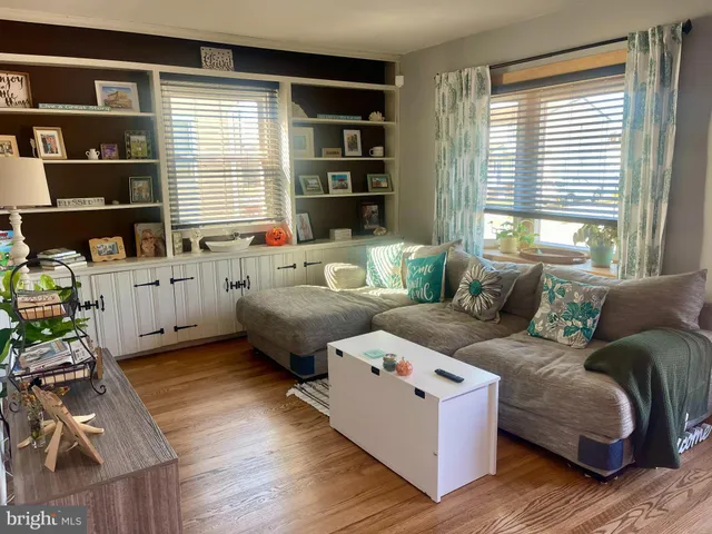 $279,990 | 205 Warren Avenue, Bellmawr, NJ 08031