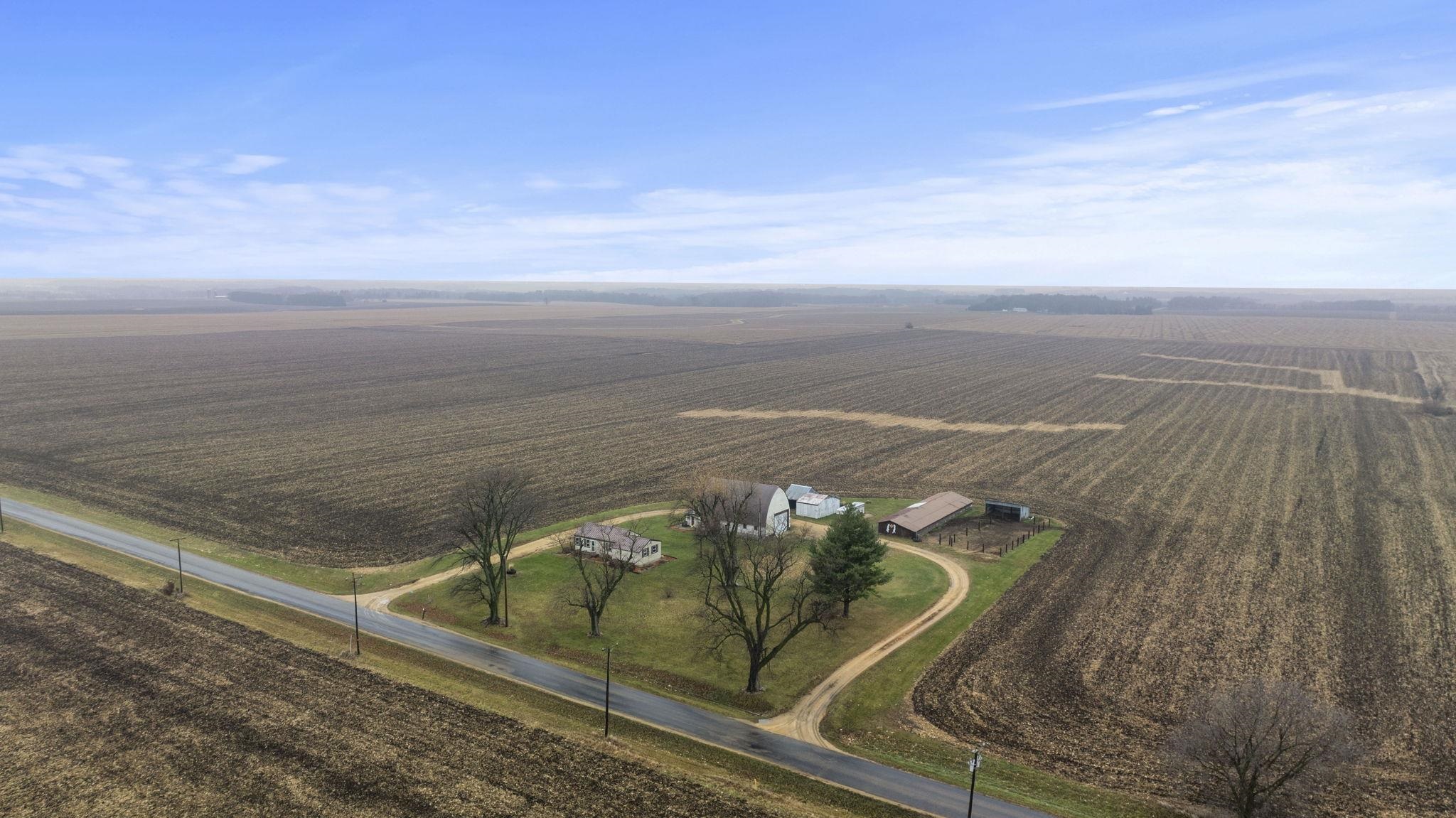 1684 North Mt Morris Road Mount Morris, IL 61054 - Photo 5 of 44 a view of a terrace view