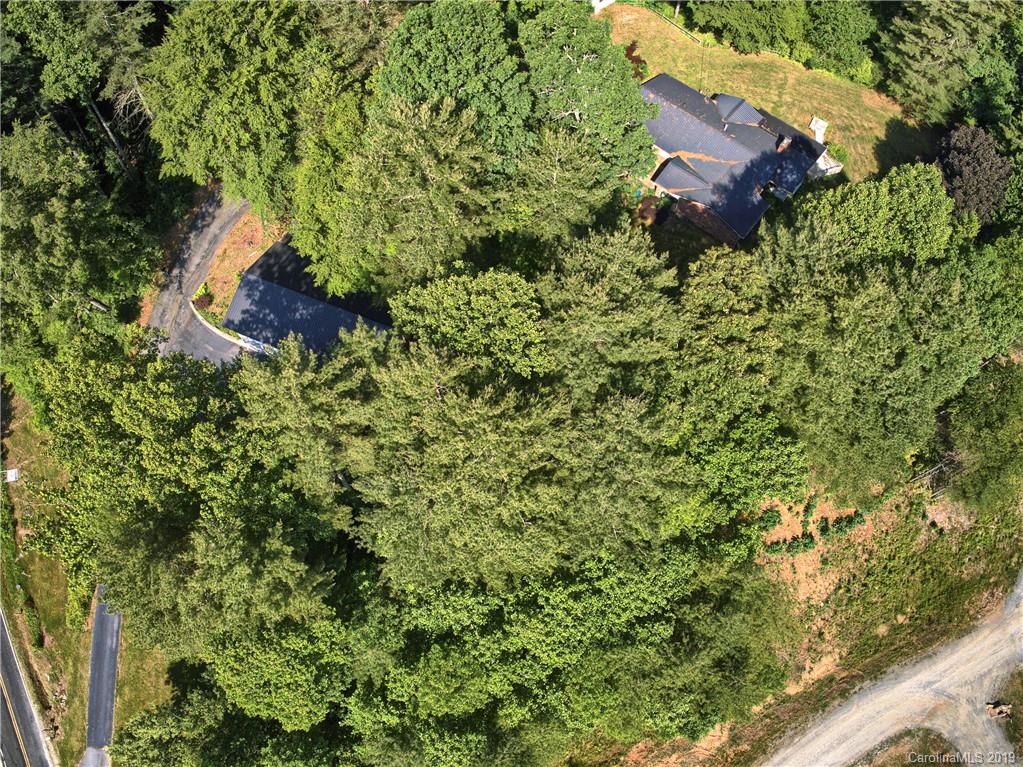 20 Morgan Road Hendersonville, NC 28739 - Photo 3 of 38 Gallery Image 3