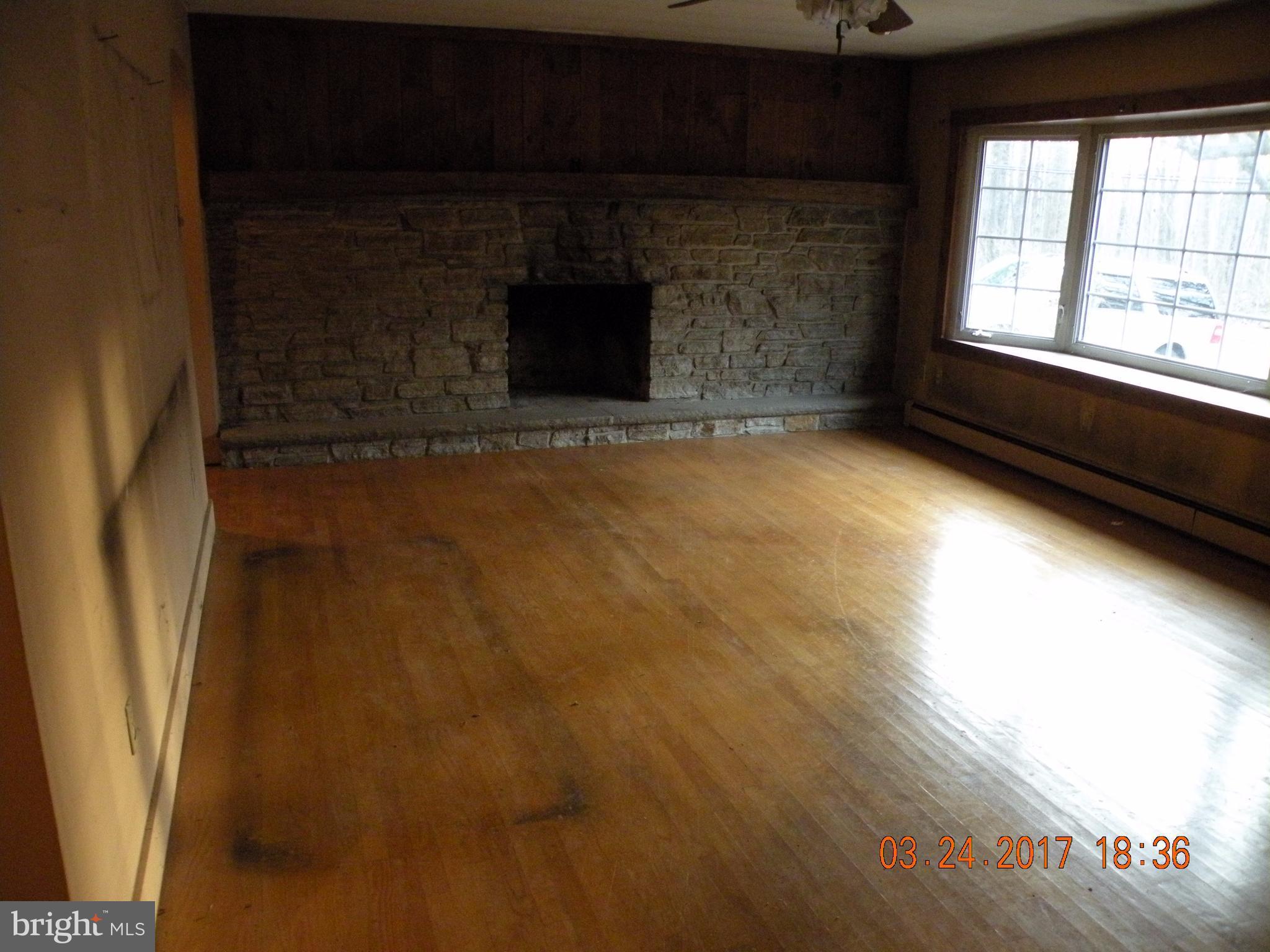 329 North Springdale Road Westminster, MD 21158 - Photo 15 of 27 Living Room