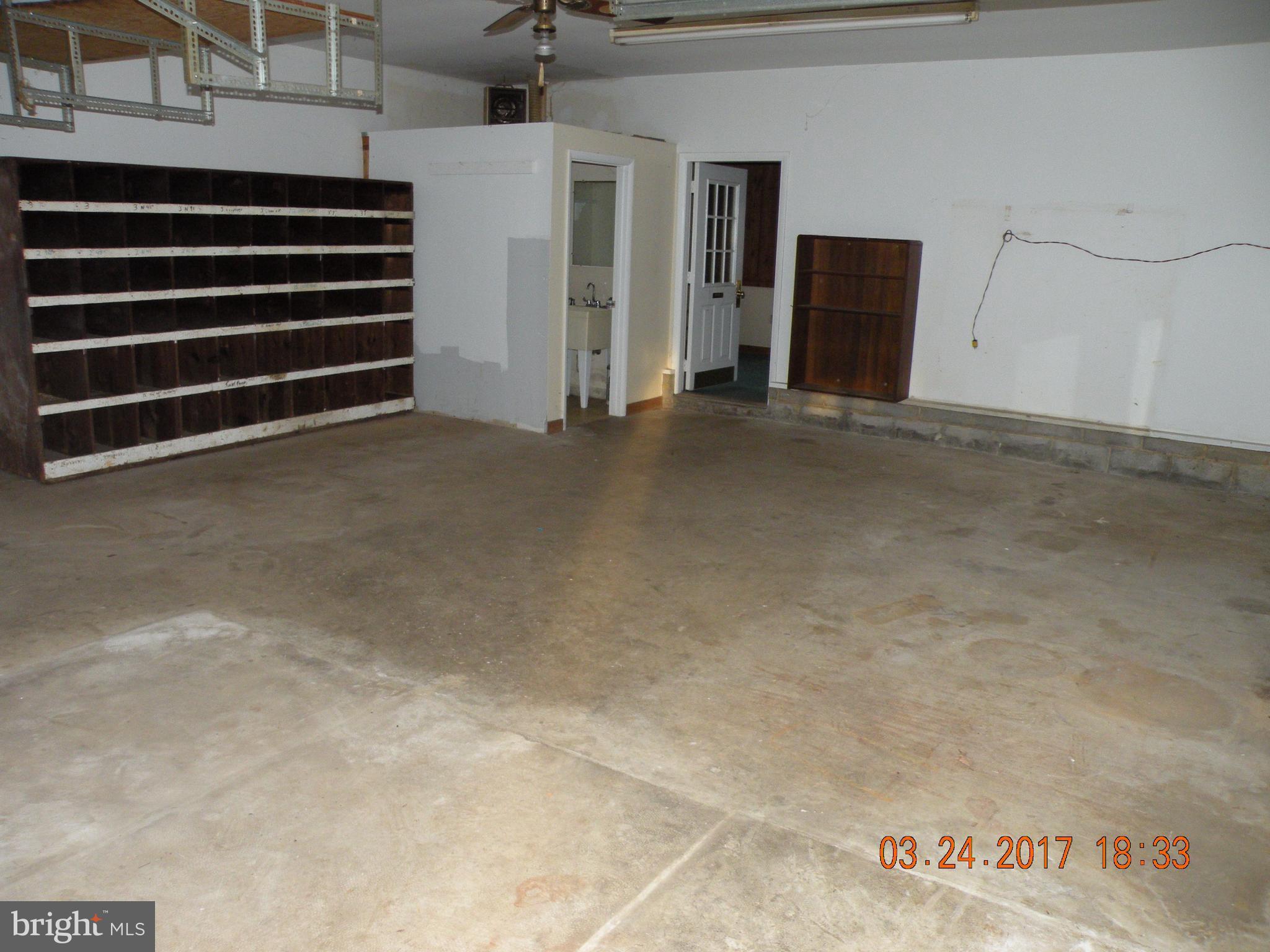 detached garage