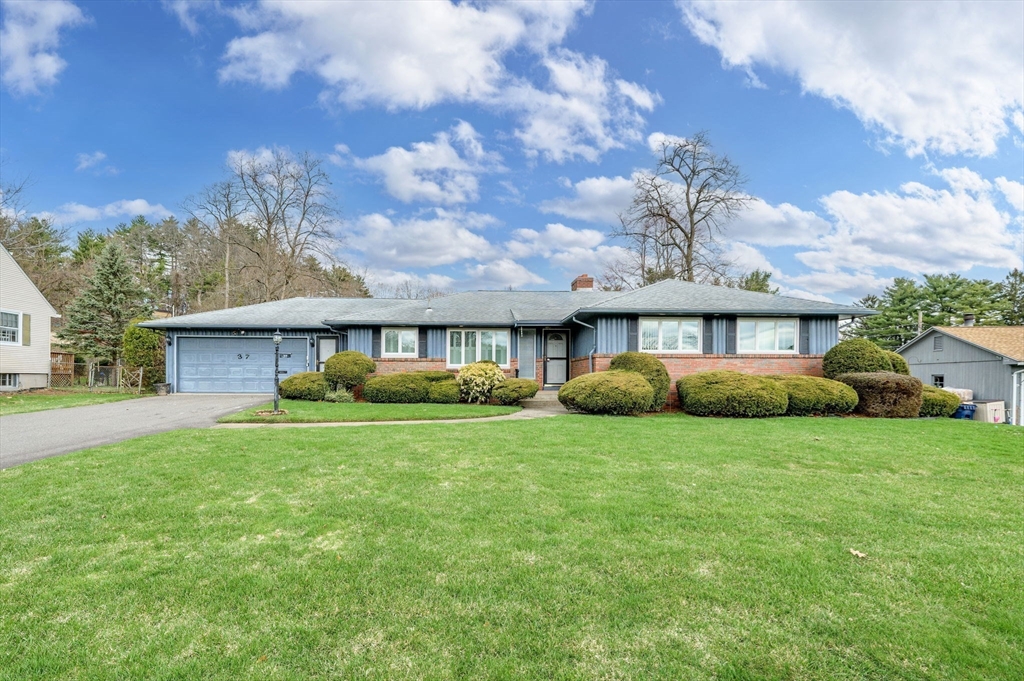 37 Bemis Road Holyoke, MA 01040 - Photo 1 of 41