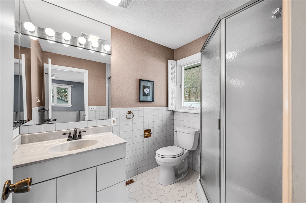 37 Bemis Road Holyoke, MA 01040 - Photo 21 of 41
