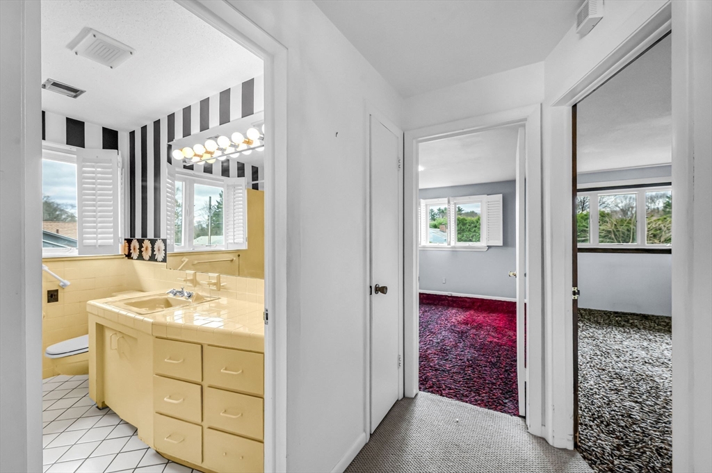 37 Bemis Road Holyoke, MA 01040 - Photo 23 of 41