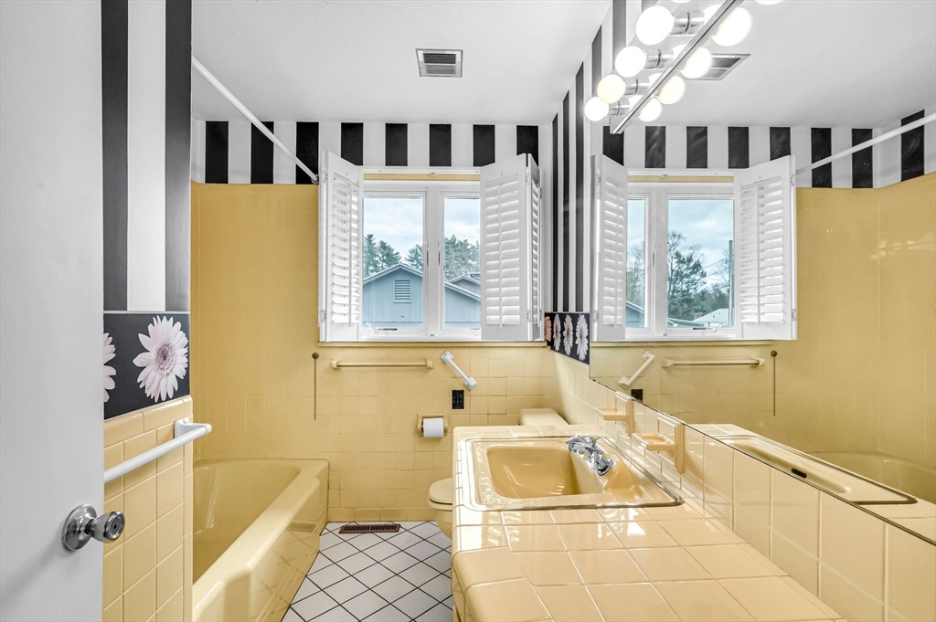 37 Bemis Road Holyoke, MA 01040 - Photo 24 of 41