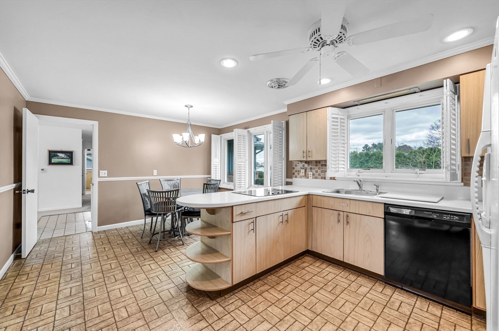 37 Bemis Road Holyoke, MA 01040 - Photo 8 of 41
