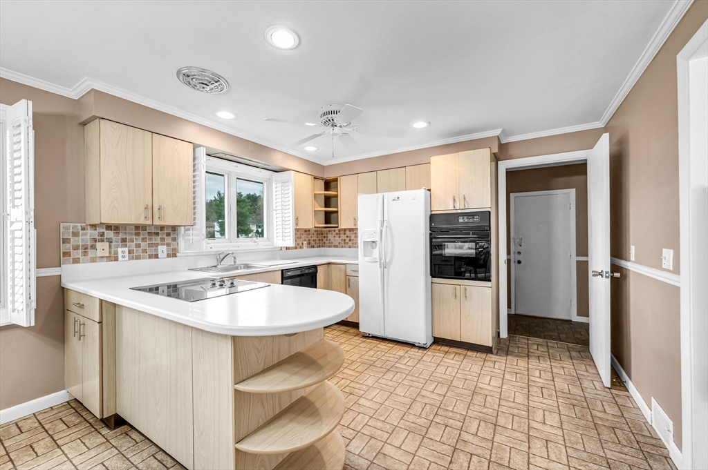 37 Bemis Road Holyoke, MA 01040 - Photo 10 of 41