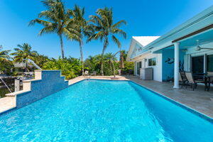 1381 Southwest 5th Avenue Boca Raton, FL 33432 - Photo 5 of 29 Pool With Water Feature