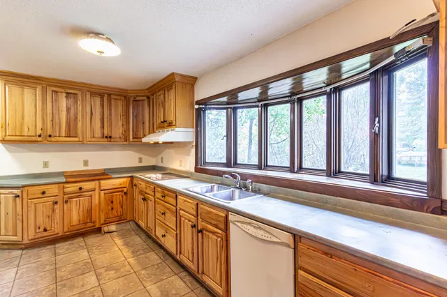 $575,000 | 438 Buckview Road, Ely, MN 55731