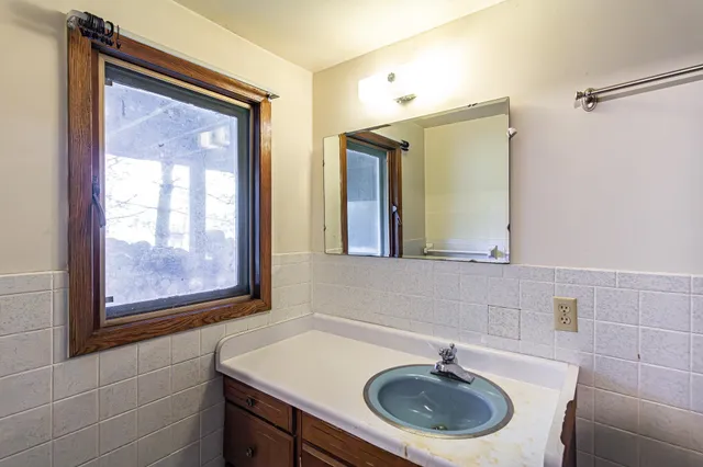 $575,000 | 438 Buckview Road, Ely, MN 55731