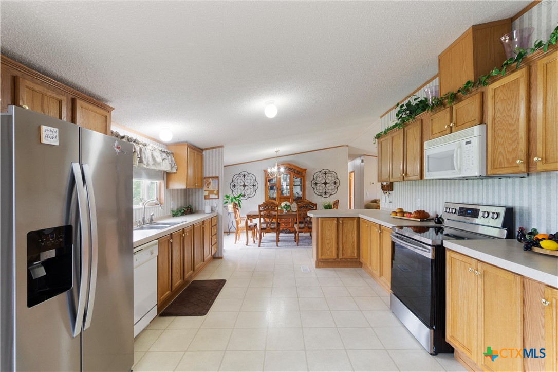 5231 State Highway 95 Temple, TX 76502 - Photo 5 of 24 Kitchen