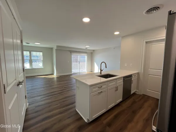 $2,613 | 60 Weibel Avenue, Unit 7SR202, Saratoga Springs, NY 12866