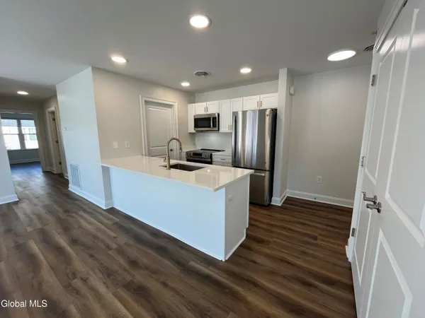 $2,613 | 60 Weibel Avenue, Unit 7SR202, Saratoga Springs, NY 12866