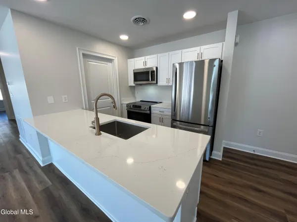 $2,613 | 60 Weibel Avenue, Unit 7SR202, Saratoga Springs, NY 12866