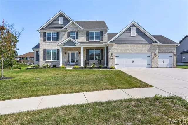 $819,999 | 104 Long Pass Court, Lake St. Louis, MO 63367