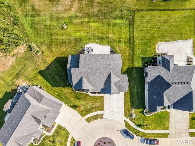 $819,999 | 104 Long Pass Court, Lake St. Louis, MO 63367