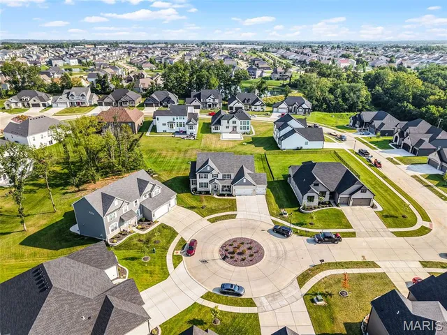 $819,999 | 104 Long Pass Court, Lake St. Louis, MO 63367