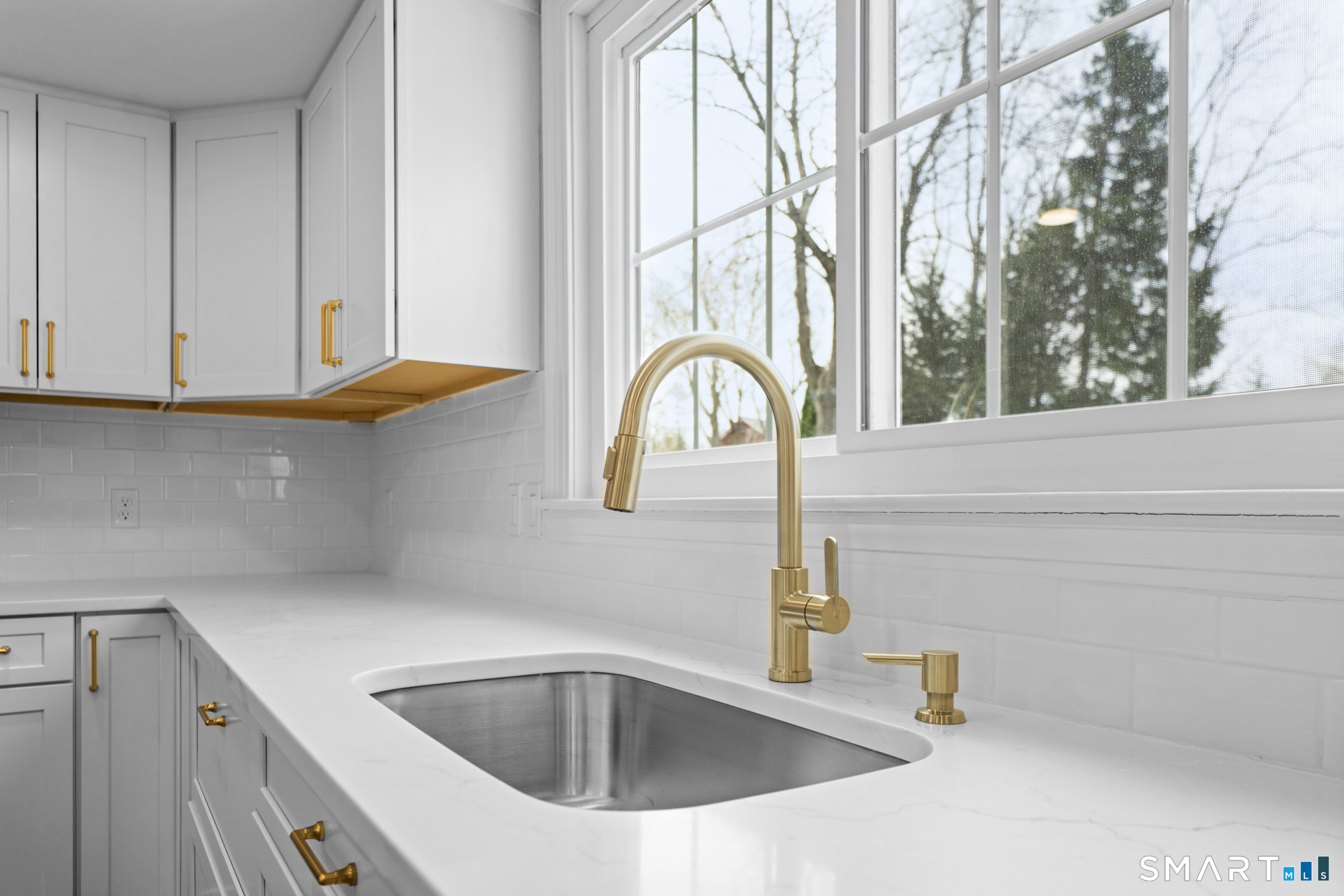 39 Marbern Drive Suffield, CT 06078 - Photo 4 of 35